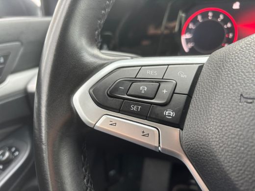 Volkswagen Golf 1.5 TSI Life | Stuur Verwarming | Sfeer Verlichting | Adaptive Cruise | Lane Assist ActivLease financial lease