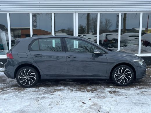 Volkswagen Golf 1.5 TSI Life | Stuur Verwarming | Sfeer Verlichting | Adaptive Cruise | Lane Assist ActivLease financial lease