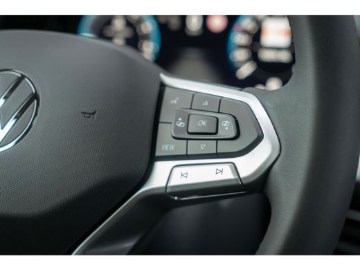 Volkswagen Golf Life Edition eHybrid | 'App-Connect' draadloze smartphone integratie | Achterbank in ongelijke de... ActivLease financial lease