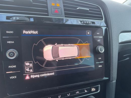 Volkswagen Golf Variant Variant 1.0 TSI Highline | Stoelverwarming | Parkeer Sensoren | Adaptive Cruise ActivLease financial lease