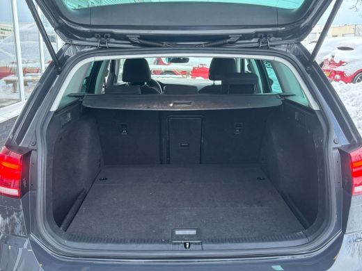 Volkswagen Golf Variant Variant 1.0 TSI Highline | Stoelverwarming | Parkeer Sensoren | Adaptive Cruise ActivLease financial lease