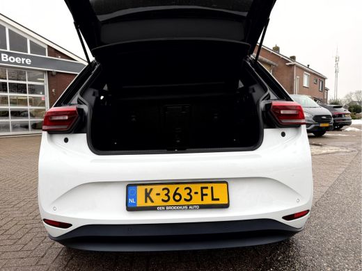 Volkswagen ID.3 First Plus 58 kWh SOH 90.7%, Camera, Trekhaak, 19''Lmv ActivLease financial lease