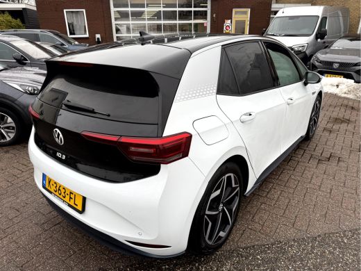 Volkswagen ID.3 First Plus 58 kWh SOH 90.7%, Camera, Trekhaak, 19''Lmv ActivLease financial lease