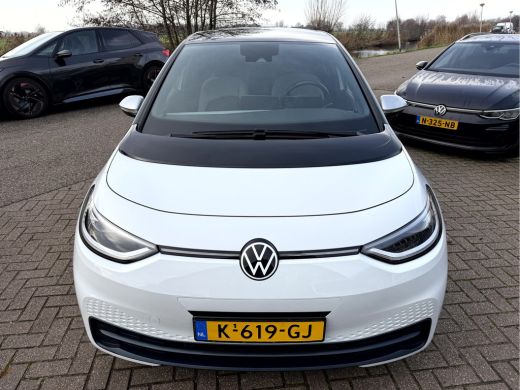 Volkswagen ID.3 First Plus 58 kWh SOH 92.8%, Camera, Trekhaak, 19''Lmv ActivLease financial lease