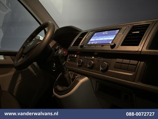 Volkswagen Transporter 2.0 TDI L2H1 Euro6 Airco | Camera | Apple Carplay | Trekhaak | Cruisecontrol Android Auto, Bijrij... ActivLease financial lease