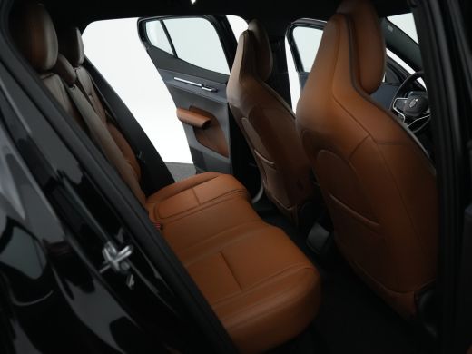 Volvo  EX30 Single Extended Plus Europa 69 kWh Bruin Lederen Bekleding | 20" | Harman Kardon | Adaptive Cruis... ActivLease financial lease