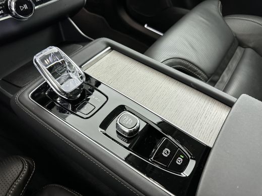 Volvo  XC90 T8 Recharge Ultra Bright | 22" | Luchtvering | Geventileerd Nappa | Stoelmassage | Trekhaak | Pan... ActivLease financial lease