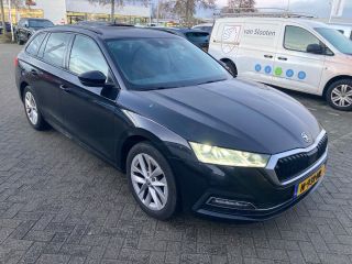 Skoda Octavia Combi 1.5 e-TSI 150 pk Business Edition 7-DSG | Trekhaak | Parkeersensoren | Navigatie |