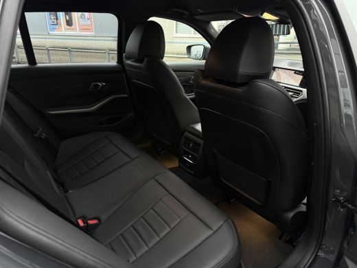 BMW 3 Serie Touring 320e Aut. Business Ed. Plus | Navi | Camera | Leder | Dravit Grau | ActivLease financial lease