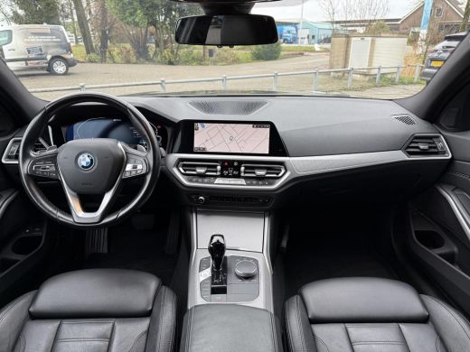 BMW 3 Serie Touring 320e Aut. Business Ed. Plus | Navi | Camera | Leder | Dravit Grau | ActivLease financial lease