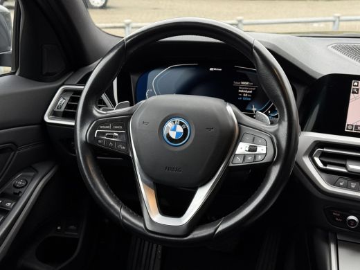 BMW 3 Serie Touring 320e Aut. Business Ed. Plus | Navi | Camera | Leder | Dravit Grau | ActivLease financial lease
