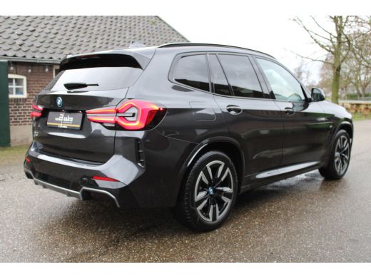 BMW iX3 M-SPORT 80 kWh SOh 100% PANO LEER PILOT ORG NL 23000KM!!! ActivLease financial lease