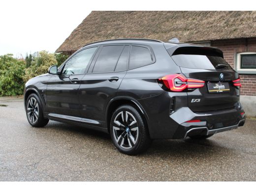 BMW iX3 M-SPORT 80 kWh SOh 100% PANO LEER PILOT ORG NL 23000KM!!! ActivLease financial lease