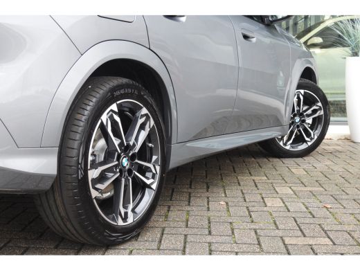 BMW X2 sDrive20i M Sport Automaat / Trekhaak / Sportstoelen / Achteruitrijcamera / M Adaptief onderstel ... ActivLease financial lease