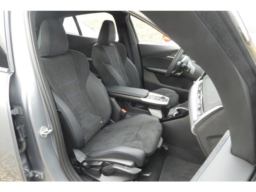 BMW X2 sDrive20i M Sport Automaat / Trekhaak / Sportstoelen / Achteruitrijcamera / M Adaptief onderstel ... ActivLease financial lease