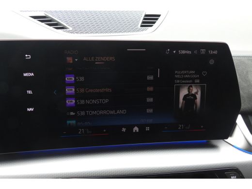 BMW X2 sDrive20i M Sport Automaat / Trekhaak / Sportstoelen / Achteruitrijcamera / M Adaptief onderstel ... ActivLease financial lease