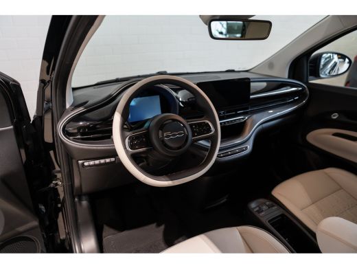 Fiat 500 La Prima 42 kWh | Camera | Climate Controle | Navigatie | Parkeersensoren | Keyless Entry & Start... ActivLease financial lease