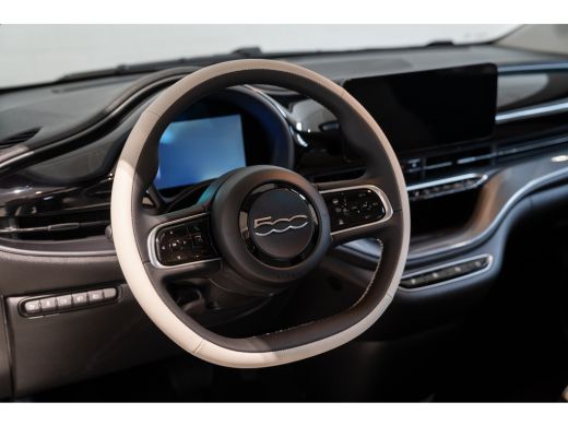 Fiat 500 La Prima 42 kWh | Camera | Climate Controle | Navigatie | Parkeersensoren | Keyless Entry & Start... ActivLease financial lease