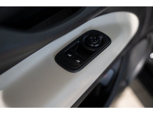 Fiat 500 La Prima 42 kWh | Camera | Climate Controle | Navigatie | Parkeersensoren | Keyless Entry & Start... ActivLease financial lease