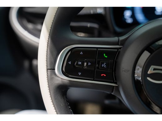Fiat 500 La Prima 42 kWh | Camera | Climate Controle | Navigatie | Parkeersensoren | Keyless Entry & Start... ActivLease financial lease