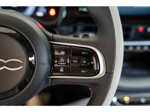 Fiat 500 La Prima 42 kWh | Camera | Climate Controle | Navigatie | Parkeersensoren | Keyless Entry & Start... ActivLease financial lease