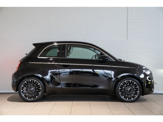 Fiat 500 La Prima 42 kWh | Camera | Climate Controle | Navigatie | Parkeersensoren | Keyless Entry & Start... ActivLease financial lease