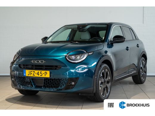 Fiat 600 1.2 145PK Hybrid La Prima | Camera | Elektrische Achterklep | Climate Controle | Navigatie | Kuns...