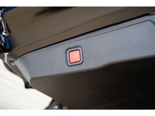 Jeep Avenger 1.2 e-Hybrid Summit | Panoramadak | Stoelverwarming & Voorruit Verwarming | El. Achterklep | Navi... ActivLease financial lease