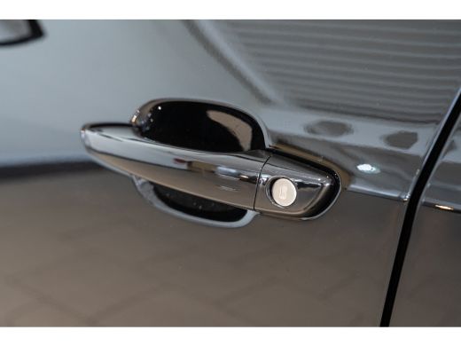 Jeep Avenger 1.2 e-Hybrid Summit | Panoramadak | Stoelverwarming & Voorruit Verwarming | El. Achterklep | Navi... ActivLease financial lease