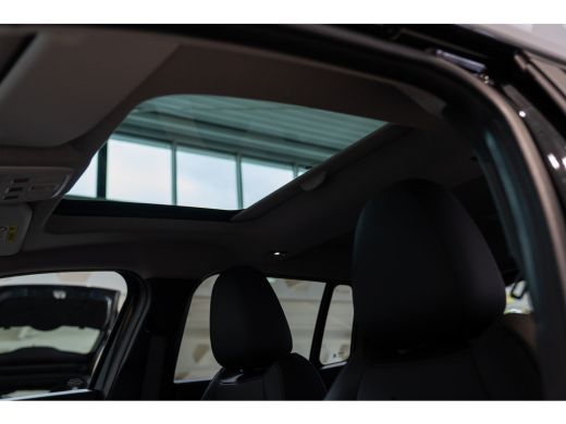 Jeep Avenger 1.2 e-Hybrid Summit | Panoramadak | Stoelverwarming & Voorruit Verwarming | El. Achterklep | Navi... ActivLease financial lease