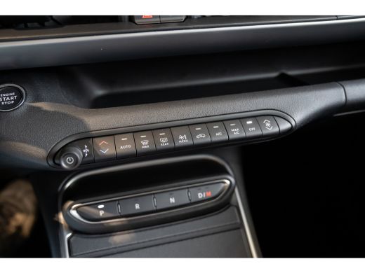 Jeep Avenger 1.2 e-Hybrid Summit | Panoramadak | Stoelverwarming & Voorruit Verwarming | El. Achterklep | Navi... ActivLease financial lease