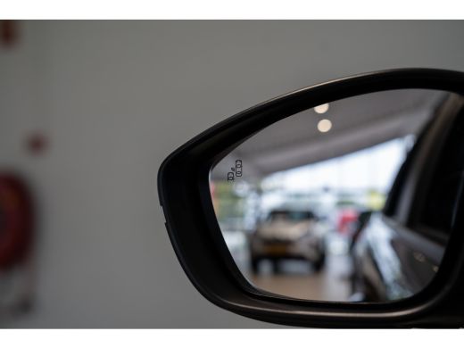 Jeep Avenger Summit 54 kWh | Panoramadak | El. Achterklep | Stoelverwarming | Navigatie | Camera | Parkeersens... ActivLease financial lease