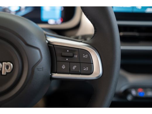 Jeep Avenger Summit 54 kWh | Panoramadak | El. Achterklep | Stoelverwarming | Navigatie | Camera | Parkeersens... ActivLease financial lease