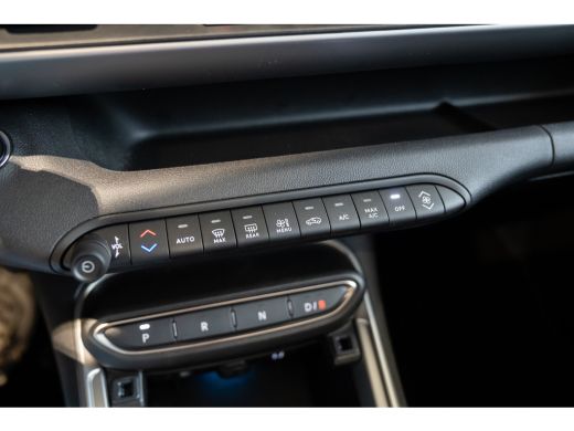 Jeep Avenger Summit 54 kWh | Panoramadak | El. Achterklep | Stoelverwarming | Navigatie | Camera | Parkeersens... ActivLease financial lease