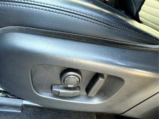 Land Rover Discovery Sport D150 2.0 R-Dynamic S NL. Auto, Navi, Camera, Trekhaak. ActivLease financial lease