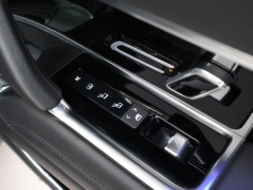 Land Rover Range Rover 3.0 D300 HSE MHEV *BTW* SHADOW PACK + MASSAGE | HEAD-UP | SFEERVERL. | KOELBOX | TREKHAAK ActivLease financial lease