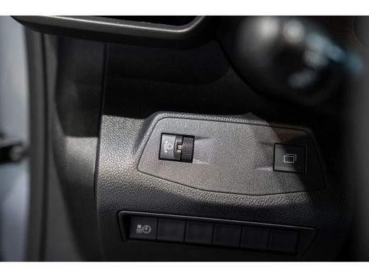 Opel Combo-e 136 L1 50kWh | 8 Jaar Garantie | Camera | Parkeersensoren | Apple Carplay & Android Auto | Laadru... ActivLease financial lease