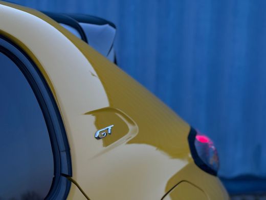 Peugeot 208 1.2 PureTech GT Pack Alcantara bekleding | Panoramadak | Adeptieve cruise control | Achteruitrijc... ActivLease financial lease