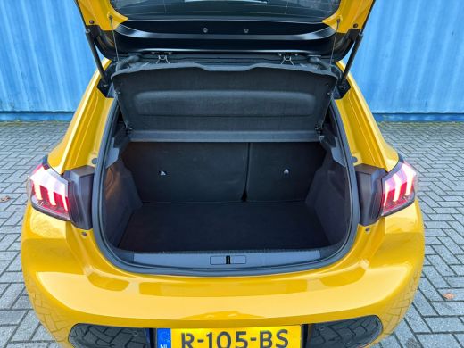 Peugeot 208 1.2 PureTech GT Pack Alcantara bekleding | Panoramadak | Adeptieve cruise control | Achteruitrijc... ActivLease financial lease