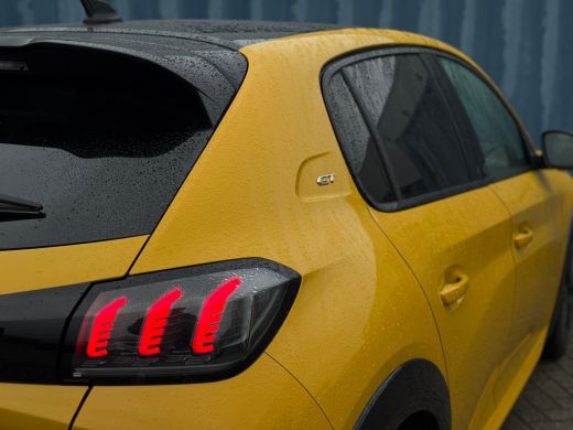 Peugeot 208 1.2 PureTech GT Pack Panoramadak | Adeptieve cruise control | Achteruitrijcamera | Keyless entry ... ActivLease financial lease