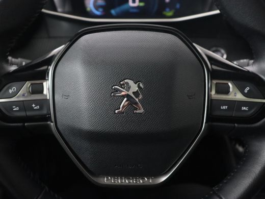 Peugeot e-2008 EV Allure 50 kWh | 3 Fase | Panoramadak | Adaptive cruise | Keyless | Camera | Carplay | Half led... ActivLease financial lease