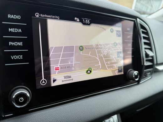 Skoda Karoq 1.5 TSI ACT Business Edition Trekhaak, Carplay/Android ActivLease financial lease