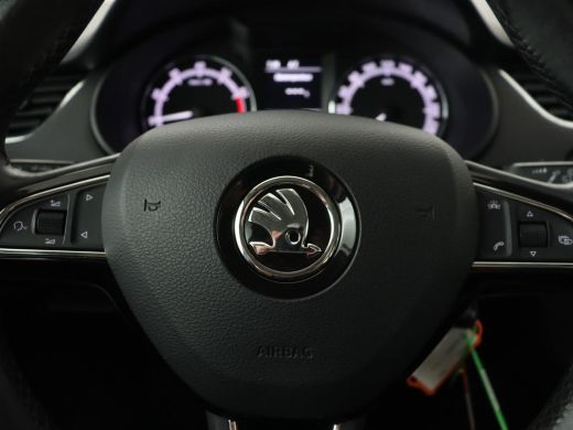 Skoda Octavia Combi 1.0 TSI Greentech Ambition Business | Trekhaak | Carplay | PDC | Navigatie | Climate contro... ActivLease financial lease