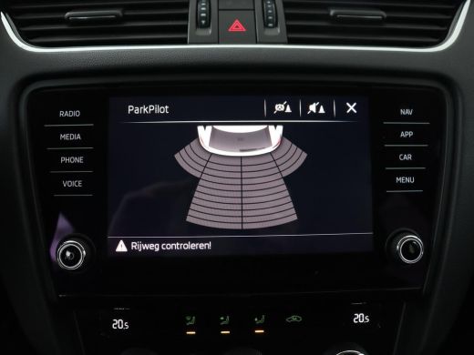 Skoda Octavia Combi 1.0 TSI Greentech Ambition Business | Trekhaak | Carplay | PDC | Navigatie | Climate contro... ActivLease financial lease