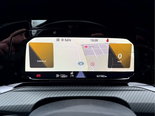 Volkswagen Golf Variant Variant 1.5 TSI R-Line NL. Auto, Camera, Trekhaak, Virt. Display ActivLease financial lease