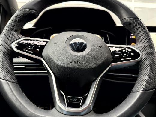 Volkswagen Golf Variant Variant 1.5 TSI R-Line NL. Auto, Camera, Trekhaak, Virt. Display ActivLease financial lease
