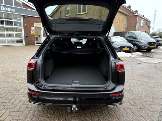 Volkswagen Golf Variant Variant 1.5 TSI R-Line NL. Auto, Camera, Trekhaak, Virt. Display ActivLease financial lease