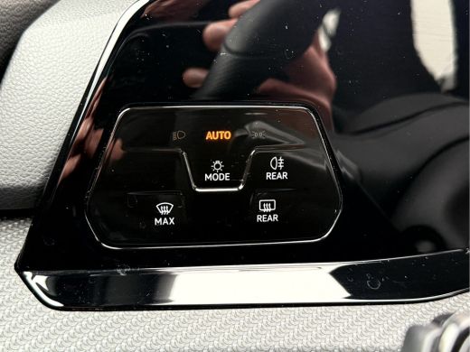 Volkswagen Golf Variant Variant 1.5 TSI R-Line NL. Auto, Camera, Trekhaak, Virt. Display ActivLease financial lease