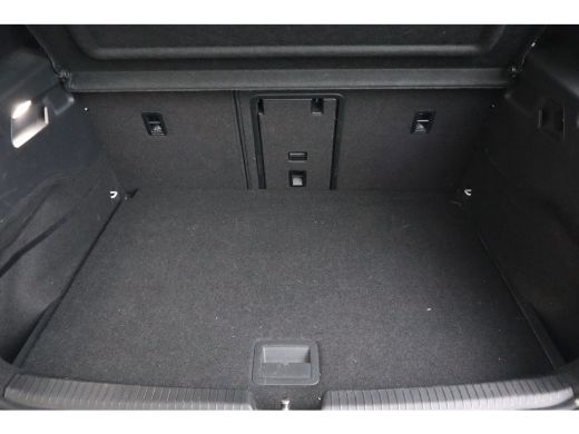 Volkswagen ID.3 First Max 58 kWh 204PK | Achteruitrijcamera | Dodehoek detectie | Keyless entry ActivLease financial lease