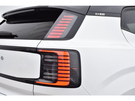 Volvo  EX30 Single Motor Extended Range Plus 69 kWh | BLIS | Achteruitrijcamera | Harman Kardon | ActivLease financial lease